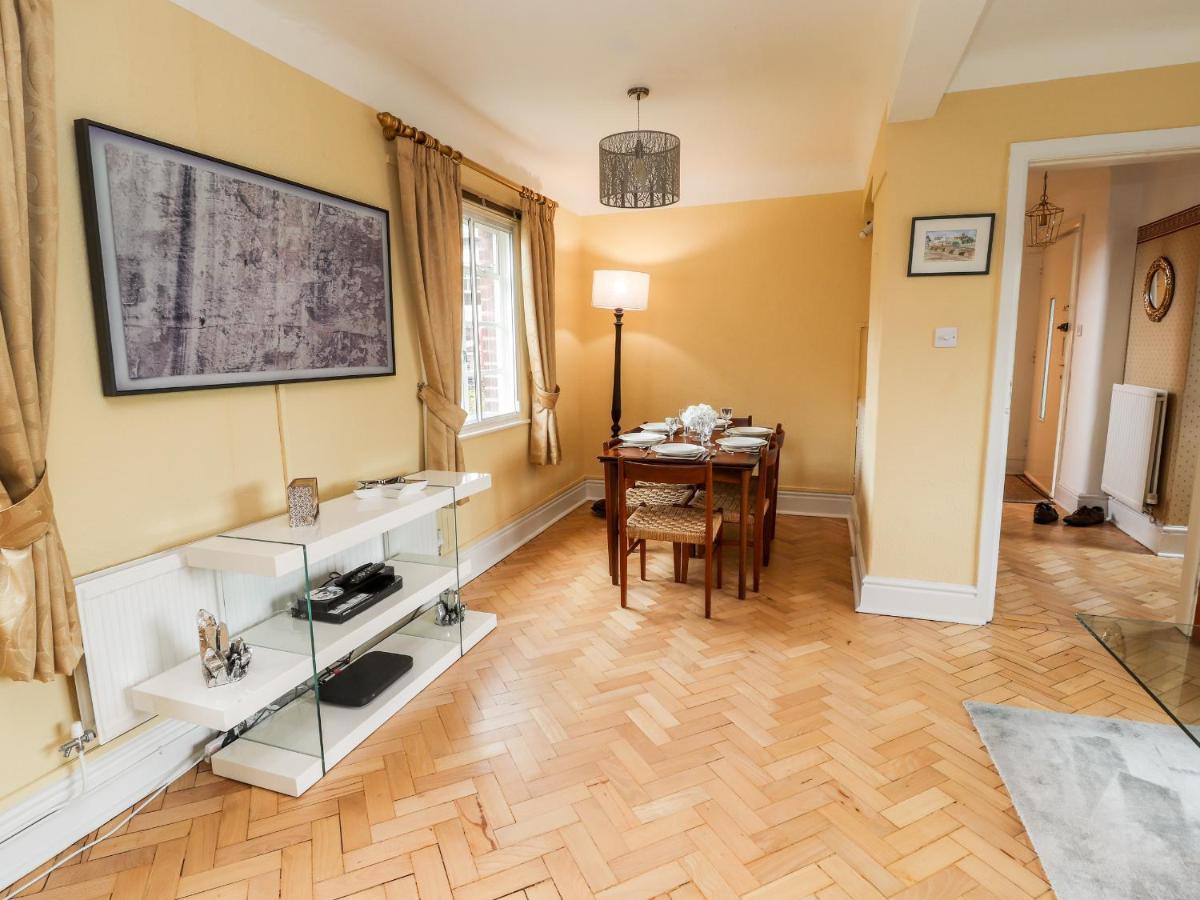 Dee Heights Penthouse Leilighet Chester Eksteriør bilde